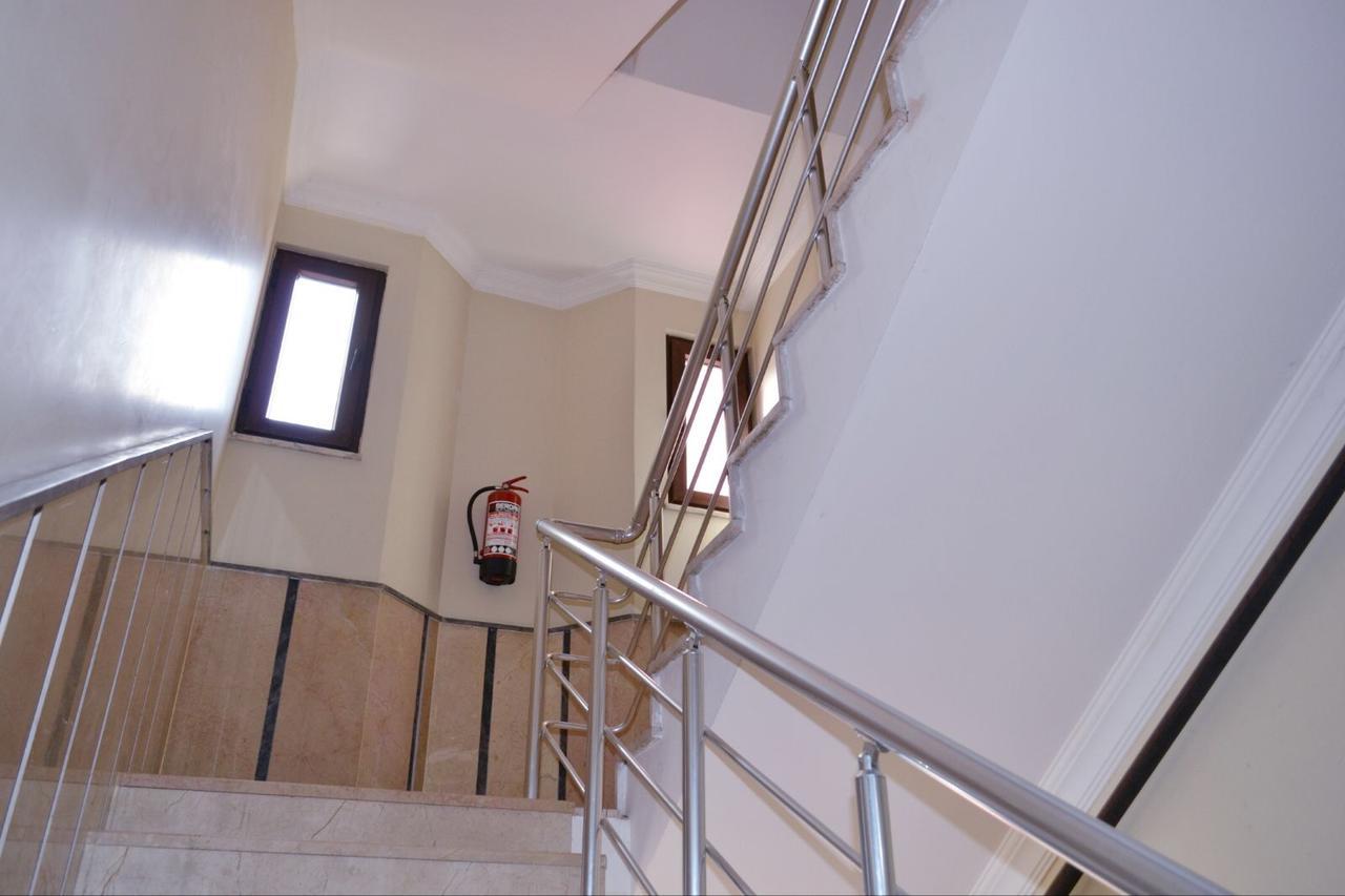 The Twins Apartmens Aparthotel ทรับซอน ภายนอก รูปภาพ
