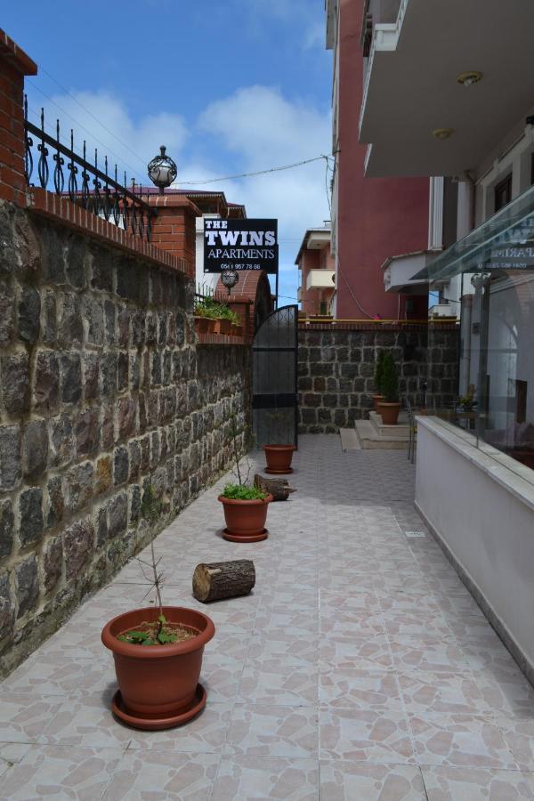 The Twins Apartmens Aparthotel ทรับซอน ภายนอก รูปภาพ